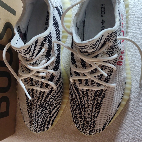 Adidas / Kanye Yeezy Boost 350 V2 Sneakers - WH/BK - Size 10.5 - Picture 8 of 17